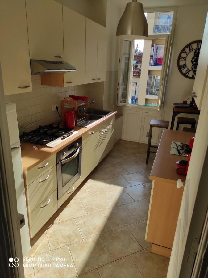 Pretty And Quiet Top Floor 2 Bedroom Flat In The Port Area Of Nice Eksteriør billede