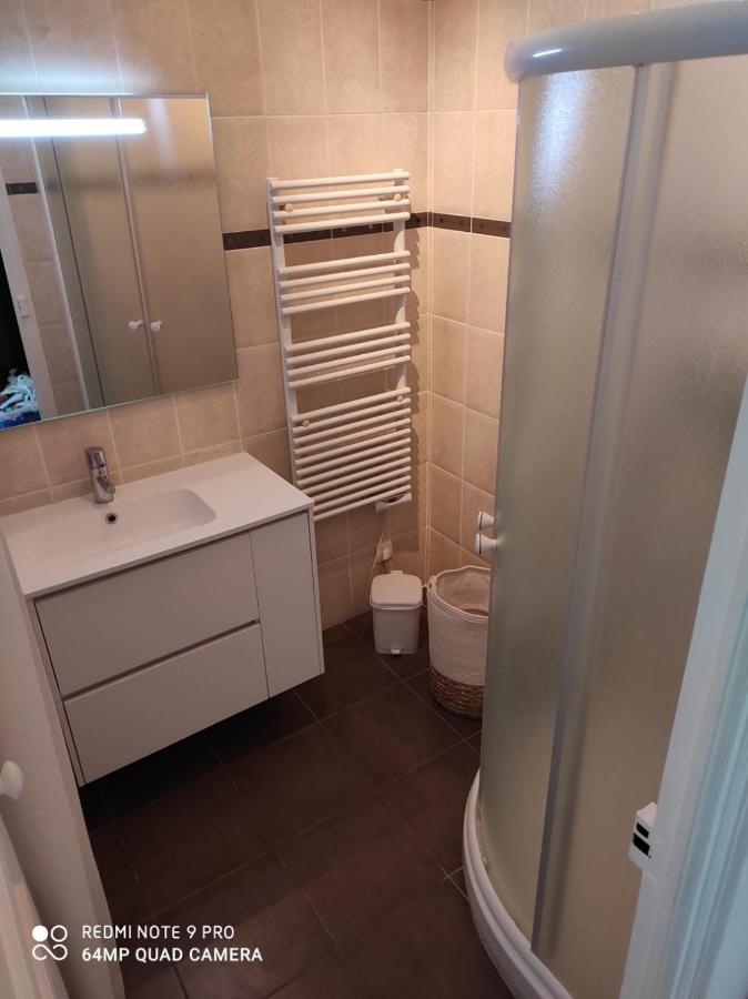 Pretty And Quiet Top Floor 2 Bedroom Flat In The Port Area Of Nice Eksteriør billede