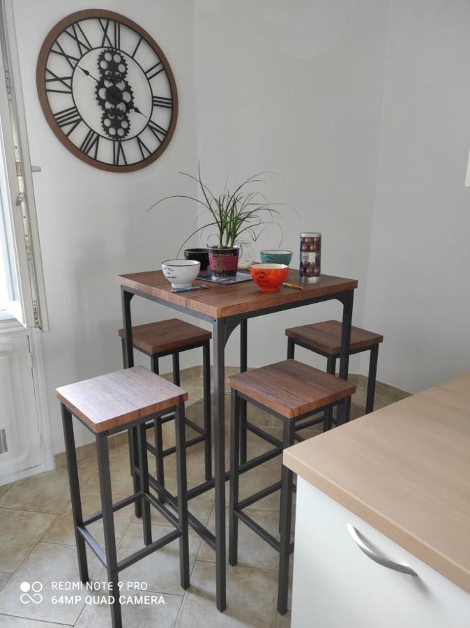 Pretty And Quiet Top Floor 2 Bedroom Flat In The Port Area Of Nice Eksteriør billede